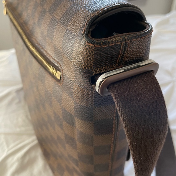 Louis Vuitton Messenger Bag - Picture 7 of 12